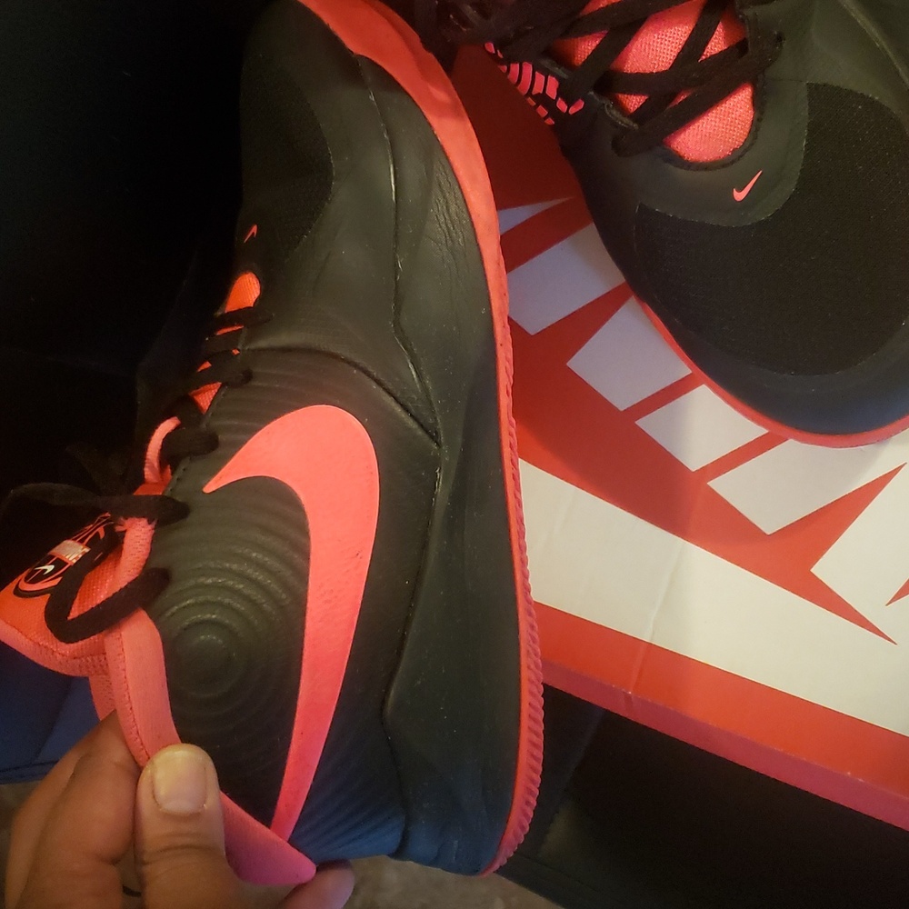 💫Nike Team Hustle D 9 Black and Pink Sneakers - Picture 5 of 10
